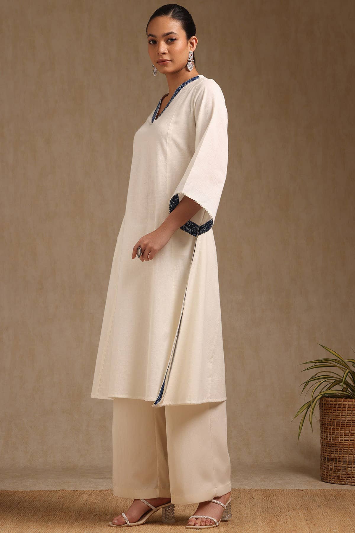 Off White Cotton Contrast Printed V-Neck A-Line Kurta - Image 3